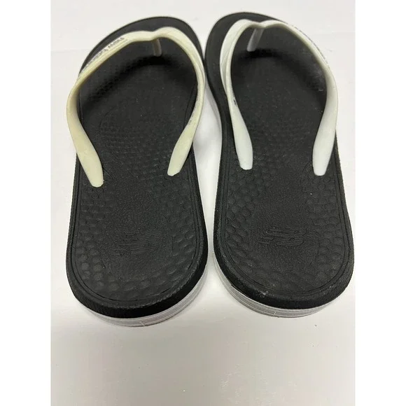 New Balance W6076 Women's Beach & Pool Flip Flops Size 8 Black White - Picture 2 of 7